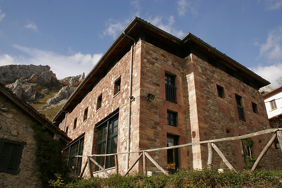 HOSTERIA DEL HUERNA - photo 2