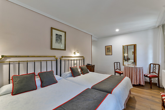 HOTEL SANTILLANA - photo 0