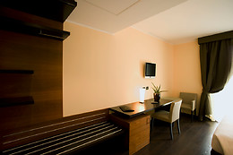 Red's Redaelli Hotel