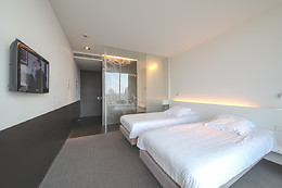 D-Hotel