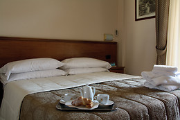 Hotel Pausania Inn