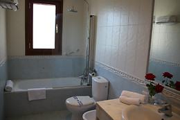 HOTEL VILLA MENCÍA