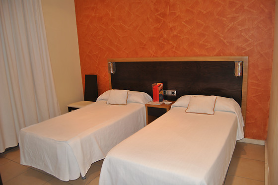 HOSTAL FUENTE DE LA MAGDALENA - photo 2