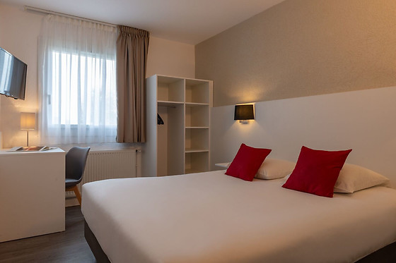 Hôtel The Originals Acropole - photo 1