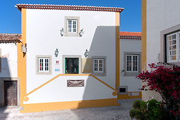 CASA DAS SENHORAS RAINHAS - SOCIEDADE TURISTICA