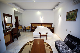 Hotel Bliss