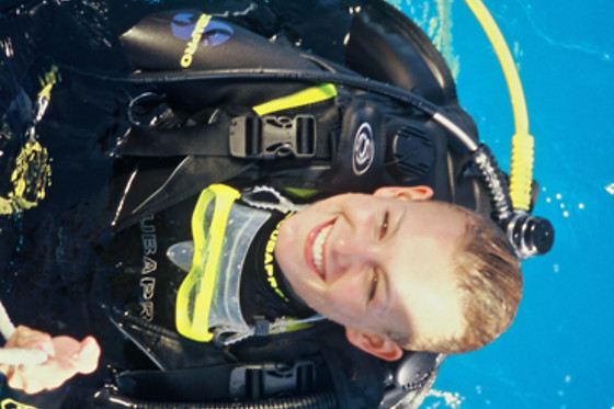 Abyss Underwater World Explorers - photo 1