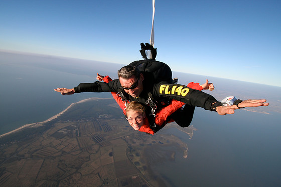 FL 140 Parachutisme Bordeaux - photo 0