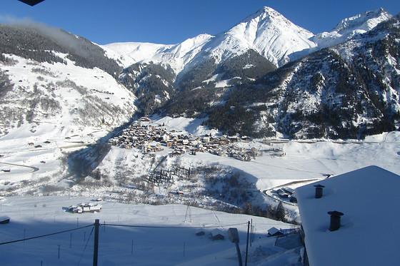 Hotel Cuntera - photo 1