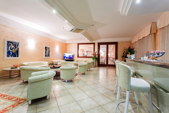 Hotel Continental - photo 1